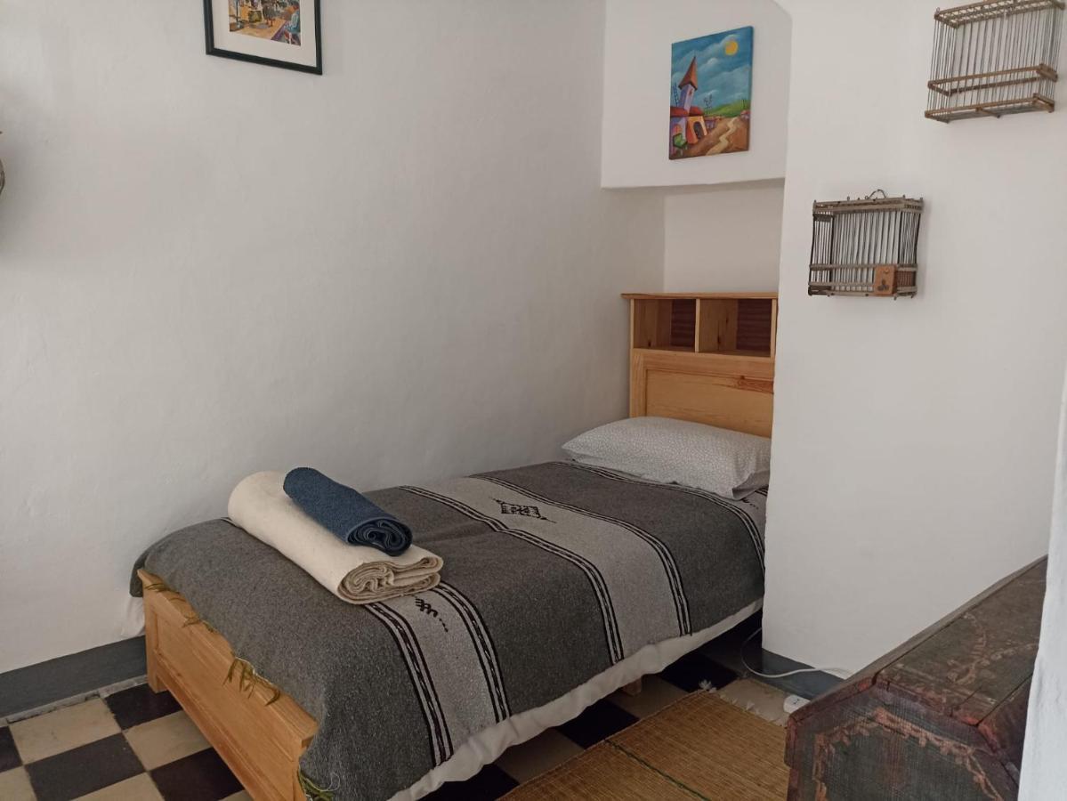Vallparadis Pension Familiar" Firdaus" เชฟชาอูน ภายนอก รูปภาพ
